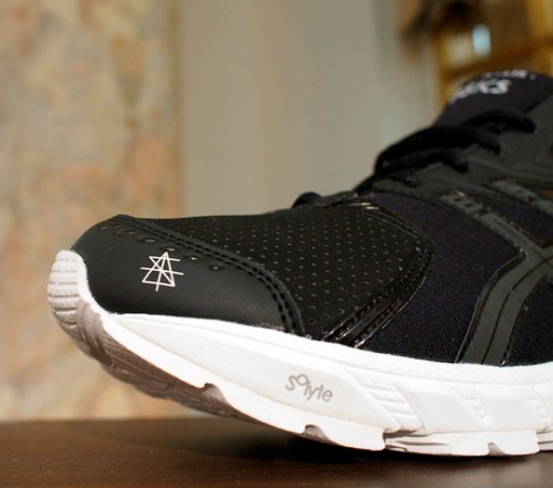 asics-surface-2-air-2 asics-surface-2-air-2
